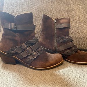 Womens Latigo Booties